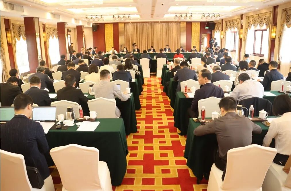 陈董受邀出席西安市推进产业创新发展互换座谈会并讲话